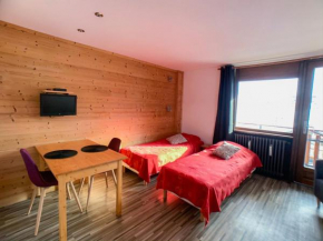 Studio rénové près des pistes et commerces, balcon, animaux admis - FR-1-502-431